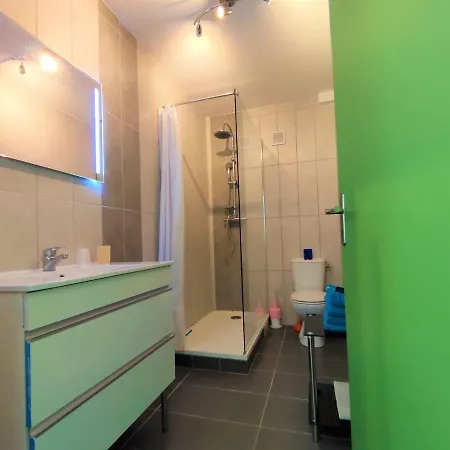 6 Appartements Et 4 Adresses A Mi-Chemin Entre Le Vieux Port Et L Ile De Re Apartment