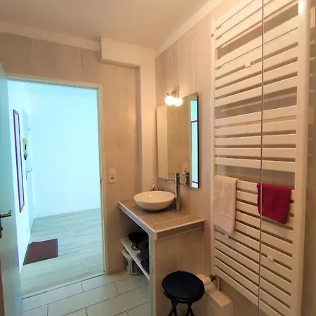 6 Appartements Et 4 Adresses A Mi-Chemin Entre Le Vieux Port Et L Ile De Re Apartment La Rochelle (Charente-Maritime)