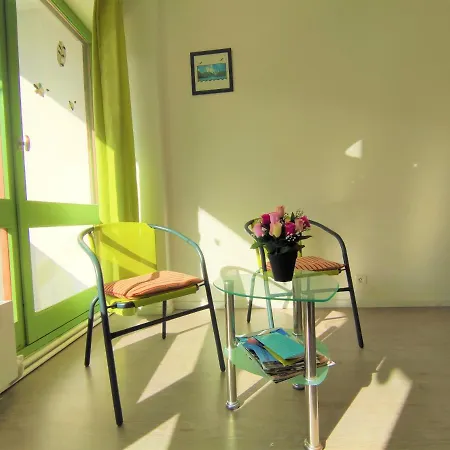 6 Appartements Et 4 Adresses A Mi-Chemin Entre Le Vieux Port Et L Ile De Re Apartment La Rochelle (Charente-Maritime)