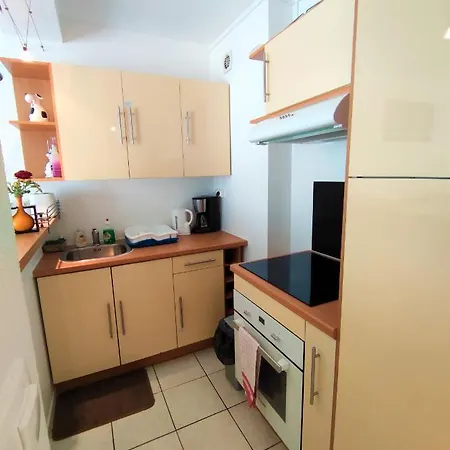 6 Appartements Et 4 Adresses A Mi-Chemin Entre Le Vieux Port Et L Ile De Re * La Rochelle (Charente-Maritime)